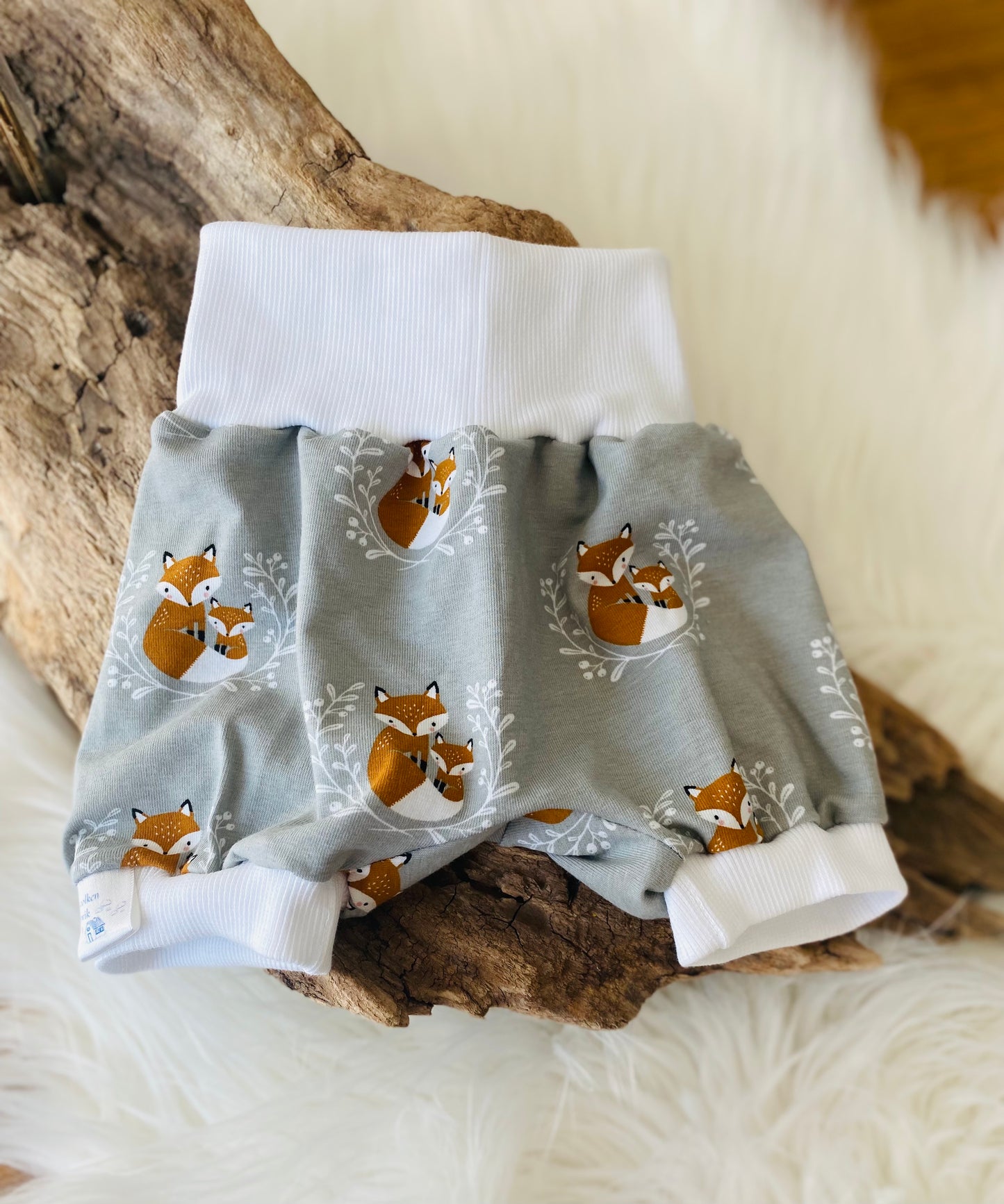 Kurze Pumphose kleine Fuchsfamilie